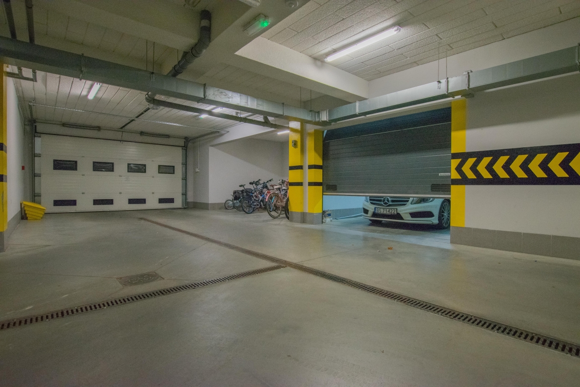 Garaż 25m2 w garażu podziemnym, monitoring, pilot.