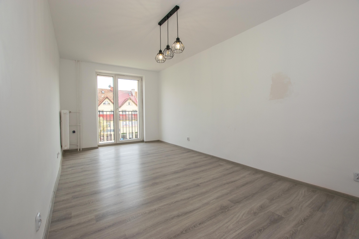 Mieszkanie 3-pok. 53m2 w samym centrum, przy plaży, II piętro.