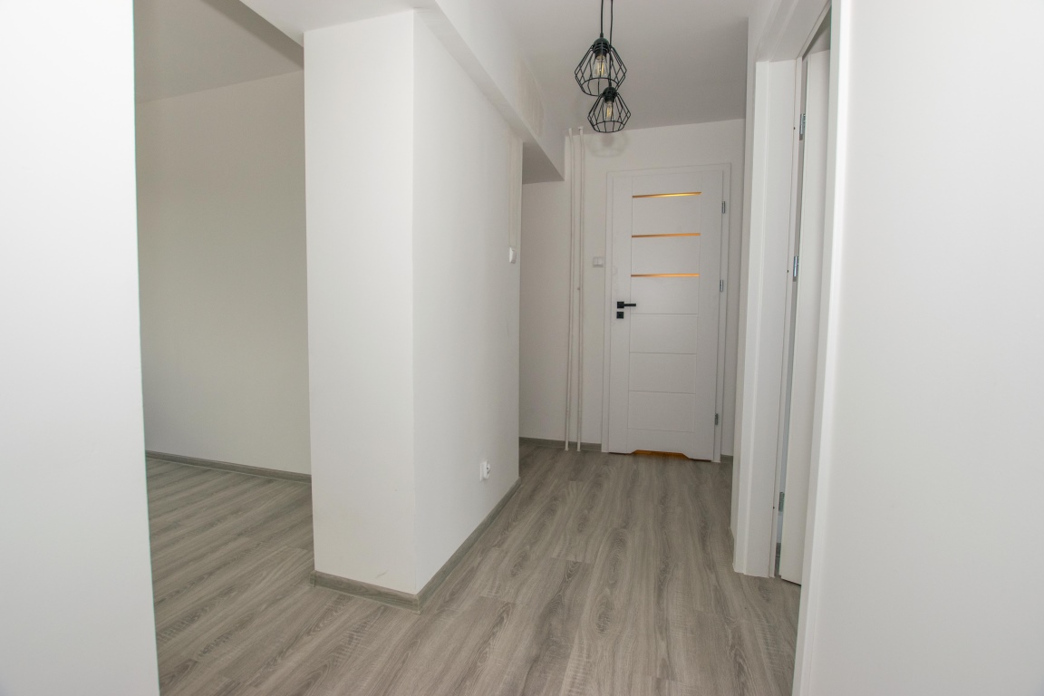 Mieszkanie 3-pok. 53m2 w samym centrum, przy plaży, II piętro.