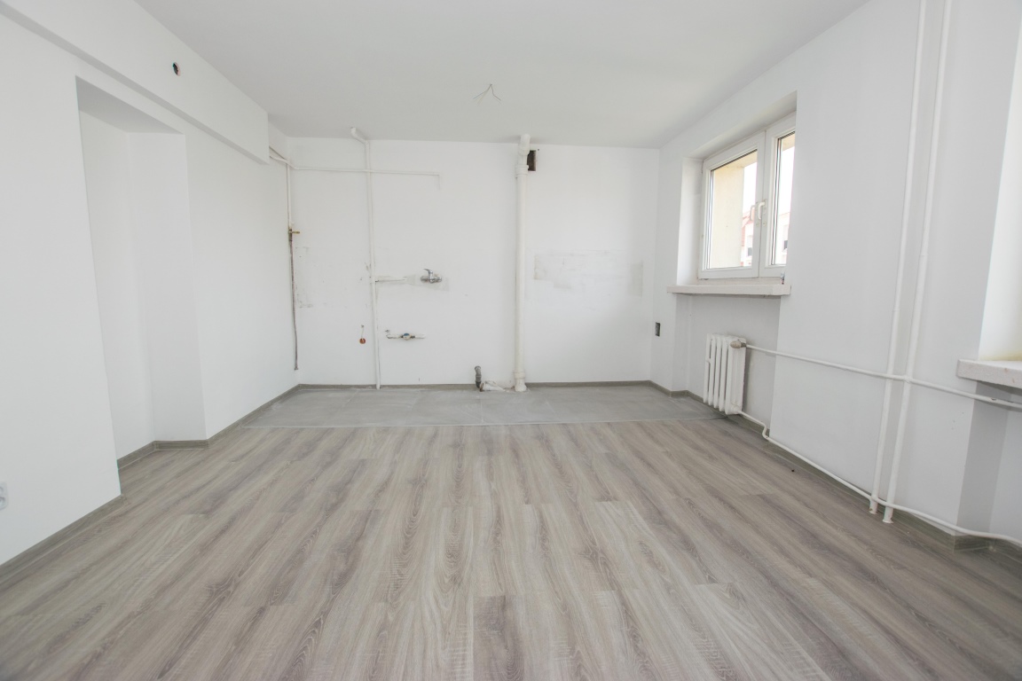 Mieszkanie 3-pok. 53m2 w samym centrum, przy plaży, II piętro.