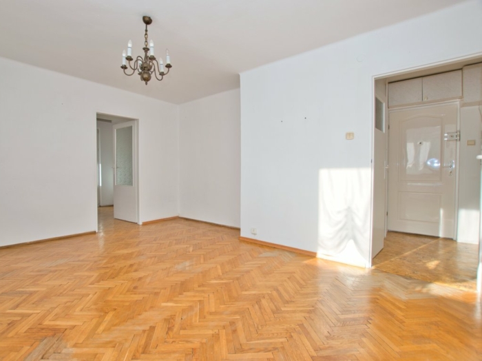 3-pokojowe 54m2 na I piętrze bloku w centrum, 1-go Maja.