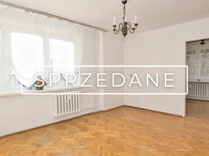 3-pokojowe 54m2 na I piętrze bloku w centrum, 1-go Maja.