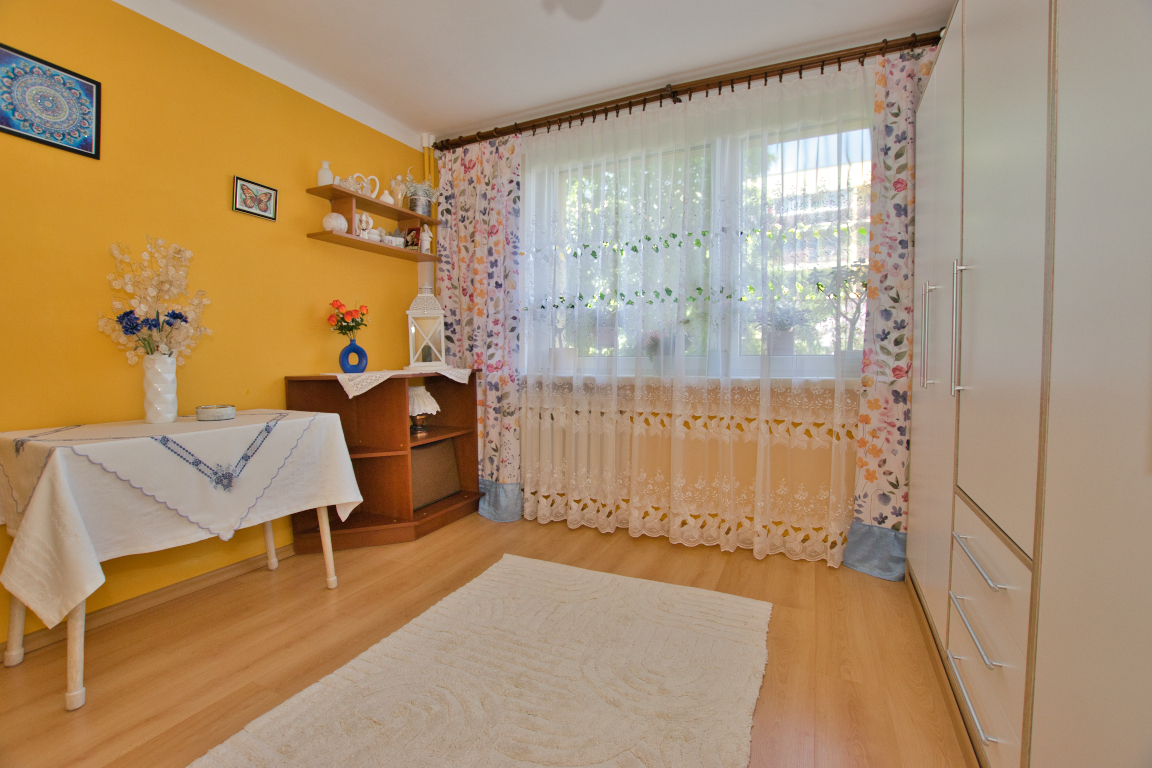 Mieszkanie 4-pokojowe 70,4m2, parter z ogródkiem, ul.Korczaka.