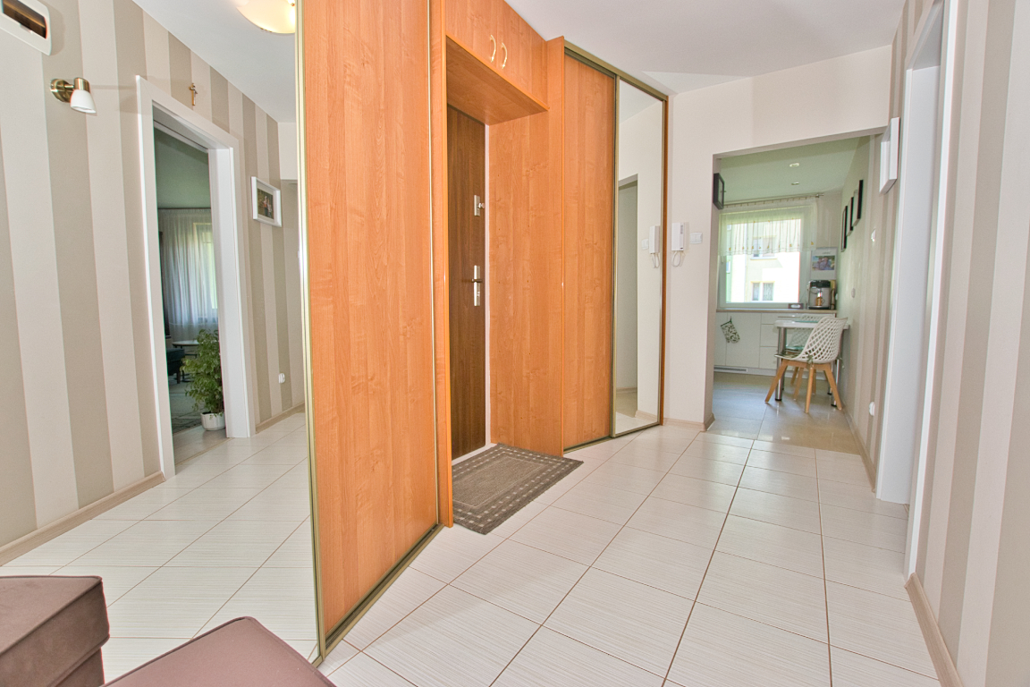 Piękne 3-pokojowe 63m2, I piętro bloku przy ul.Klonowej.